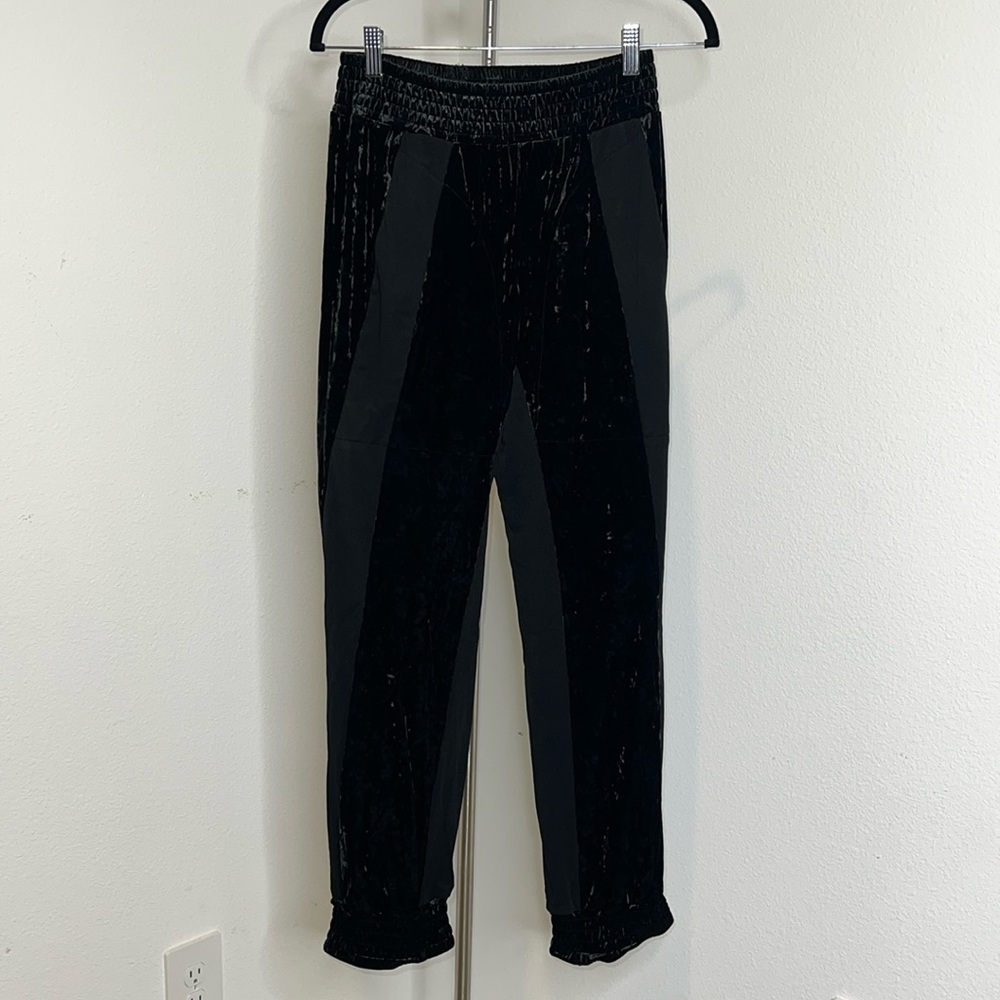 🔹 We Are HAH One Track Mind Velvet Jogger Pant